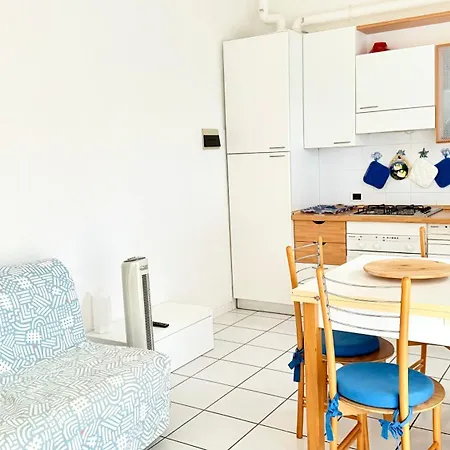 N300 - Numana, Bilocale Con Patio Attrezzato * ローマ