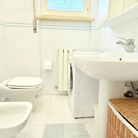 N300 - Numana, Bilocale Con Patio Attrezzato * ローマ
