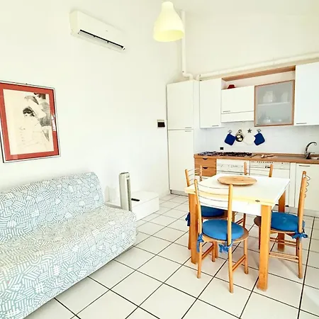 N300 - Numana, Bilocale Con Patio Attrezzato Apartament *