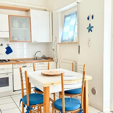 N300 - Numana, Bilocale Con Patio Attrezzato Rzym