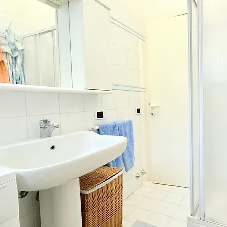 N300 - Numana, Bilocale Con Patio Attrezzato Apartament Rzym